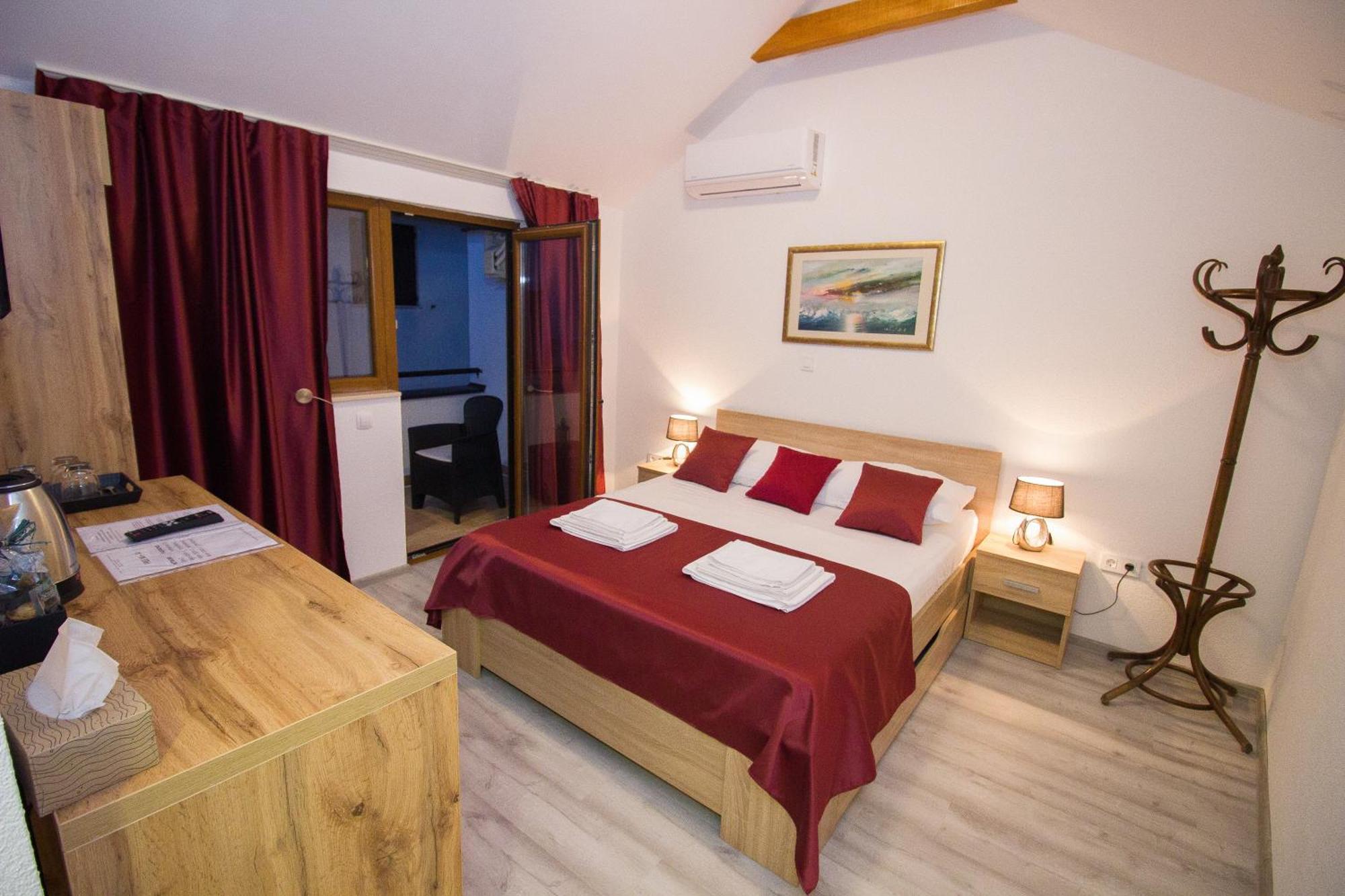 Villa Deny Mostar - With Free Parking Exterior photo
