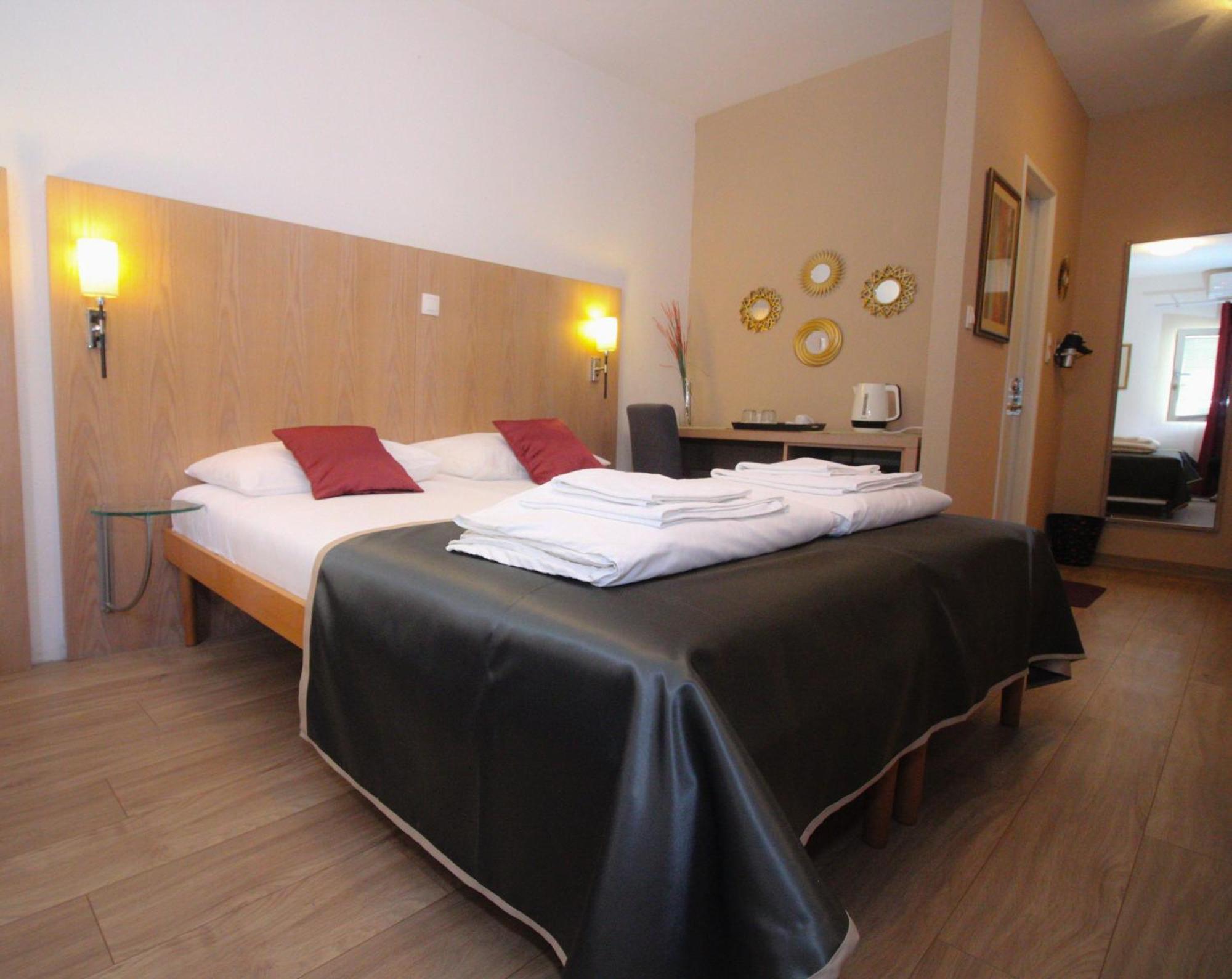 Villa Deny Mostar - With Free Parking Room photo