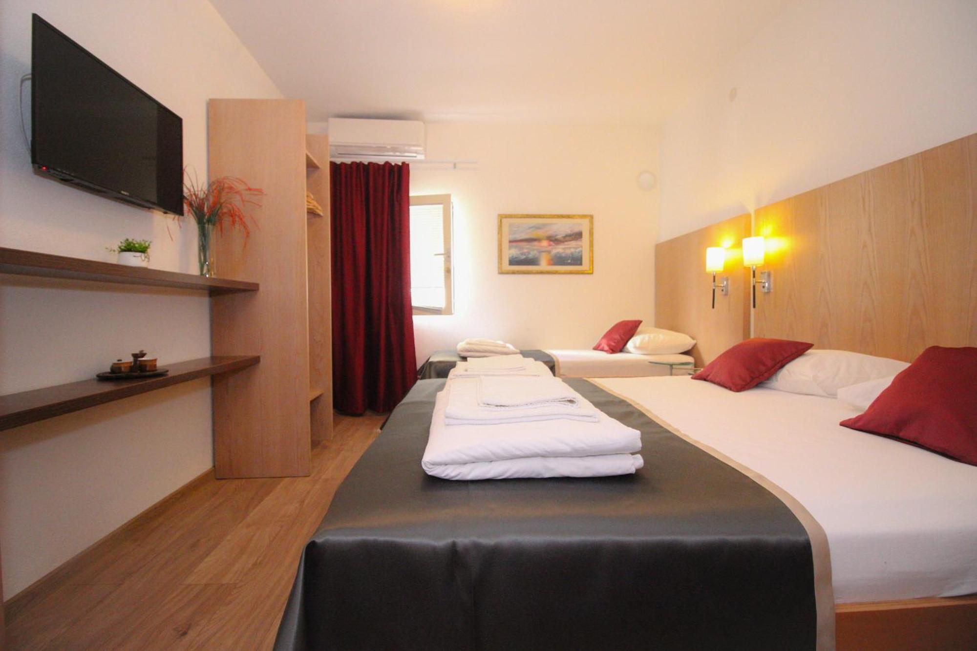 Villa Deny Mostar - With Free Parking Room photo
